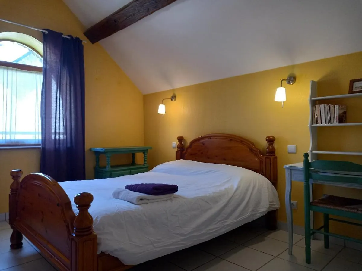 Gite La Grange Saint-Laurent-dʼOlt 0*,