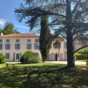  Séjour chez l'habitant Chez Celine Et Philippe Atelier Dans Propriété De Charme Avec Piscine