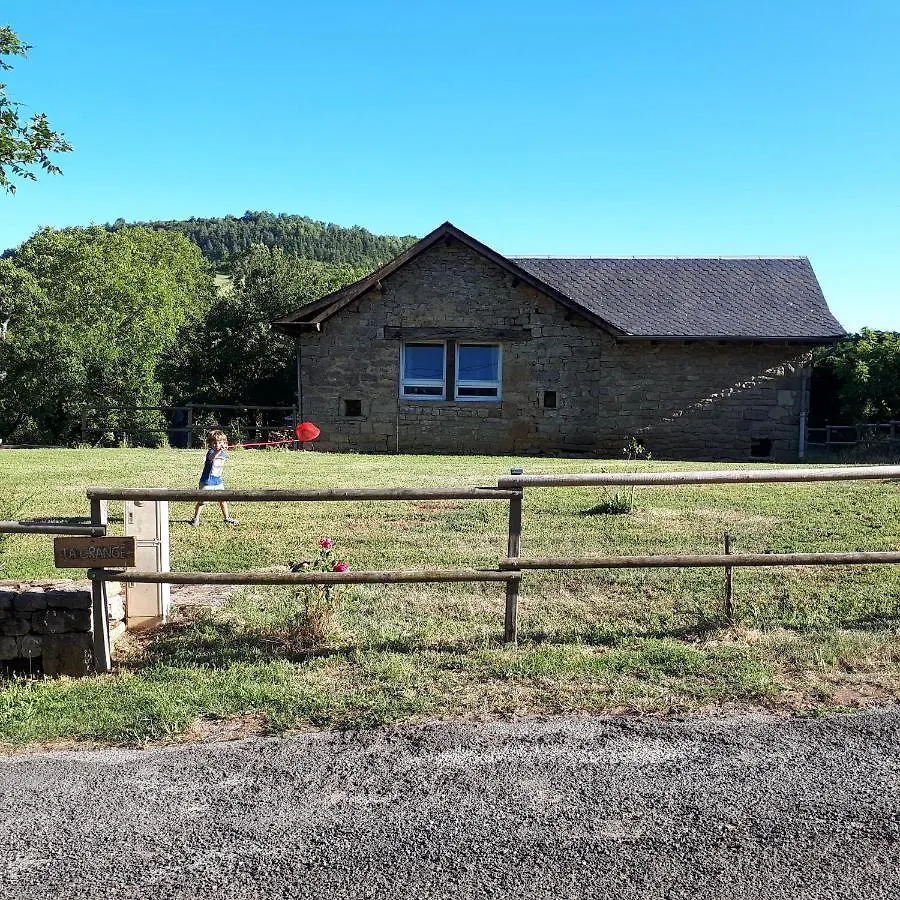 Gîte La Grange Saint-Laurent-dʼOlt Séjour à la campagne