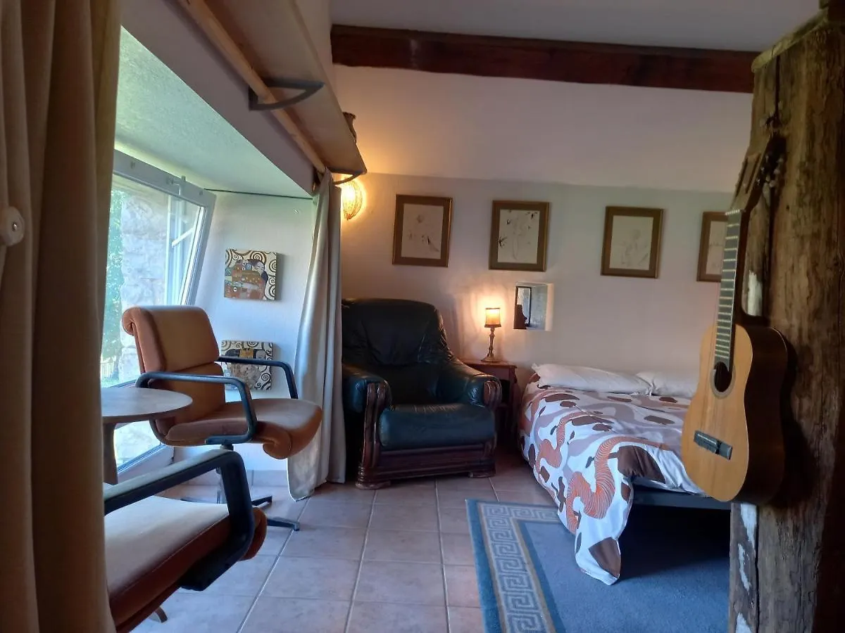 Gîte La Grange Saint-Laurent-dʼOlt