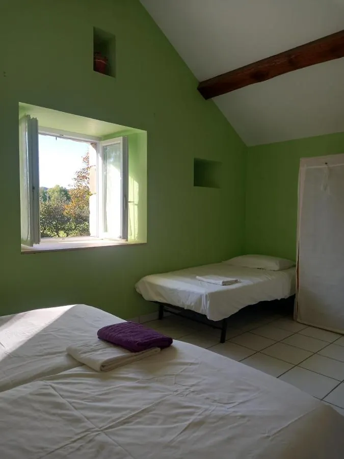 Gîte La Grange Saint-Laurent-dʼOlt Séjour à la campagne