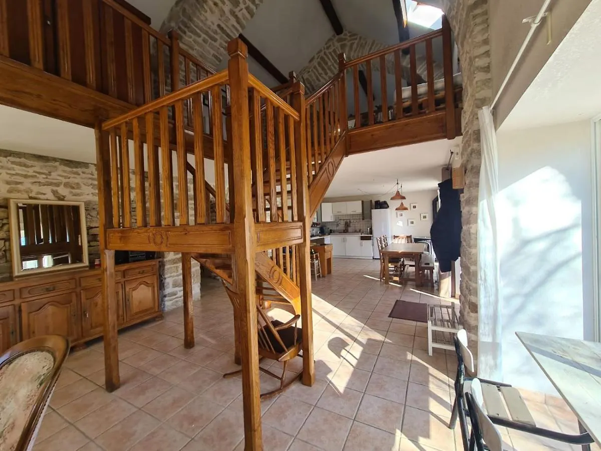 Séjour à la campagne Gîte La Grange Saint-Laurent-dʼOlt France