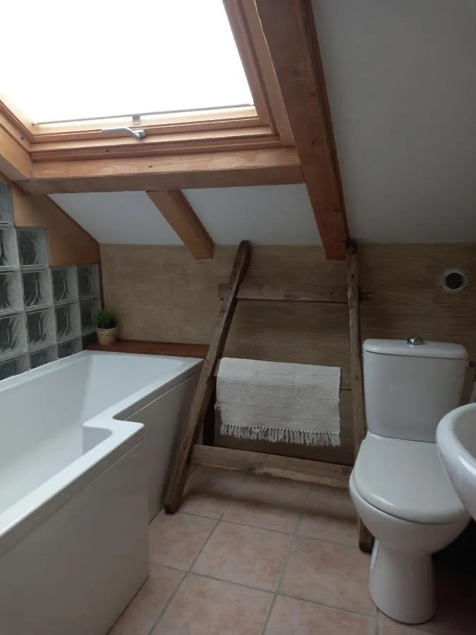 Gîte La Grange Saint-Laurent-dʼOlt Séjour à la campagne
